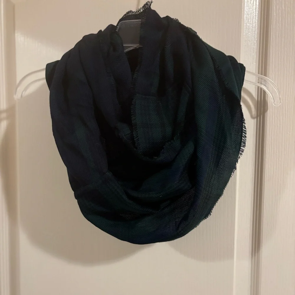 J.Jill tartan blackwatch Dark green blue navy Plaid Infinity Scarf